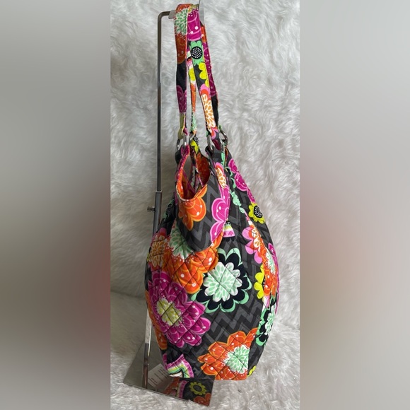 New Vera Bradley Ziggy Zinnia Crescent Handbag - Picture 4 of 12